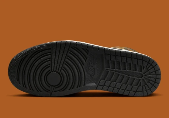 Чоловічі кросівки Air Jordan 1 Mid "Orange Wear-Away" (DQ8417-071), EUR 45,5