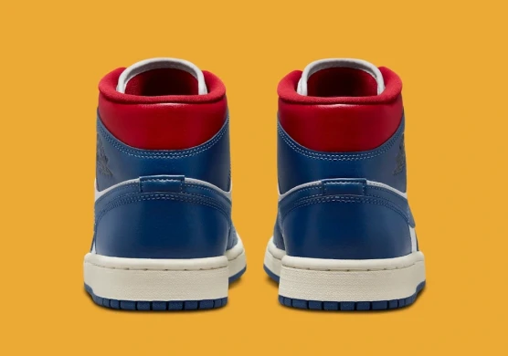 Жіночі кросівки Air Jordan 1 Mid "Blue/Red" (BQ6472-146), EUR 38,5