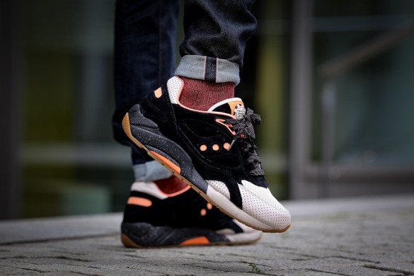 Кросiвки Saucony x Feature G9 Shadow 6 “High Roller", EUR 39