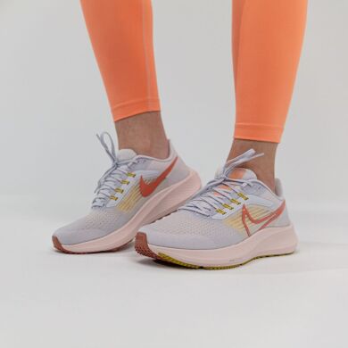 Жіночі кросівки Wmns Nike Air Zoom Pegasus 39 (DH4072-501), EUR 38,5