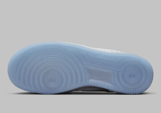 Жіночі кросівки Nike Air Force 1 Low "Chrome" (DX6764-100), EUR 40