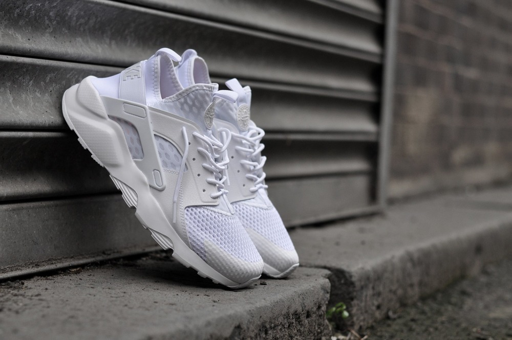 Triple white huarache store ultra