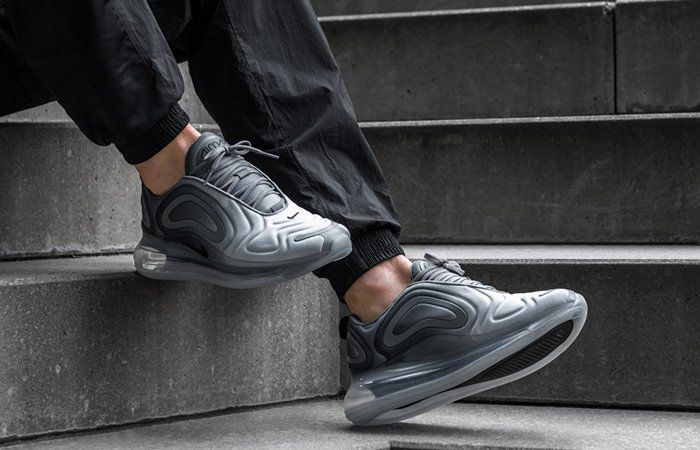 Nike air max 720 carbon sales grey black