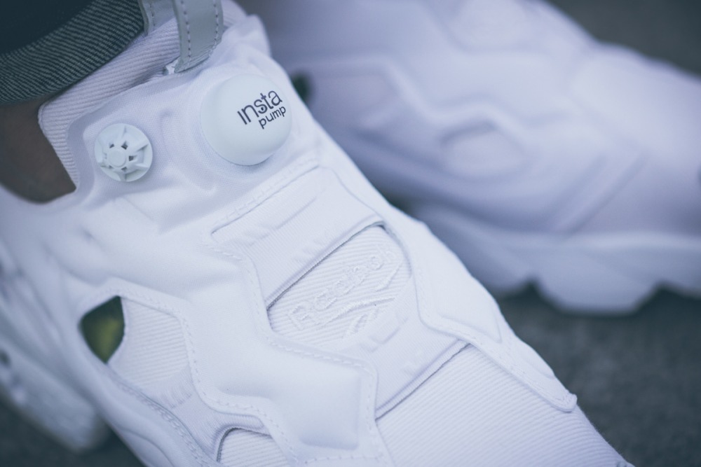 Reebok pump cheap fury triple white