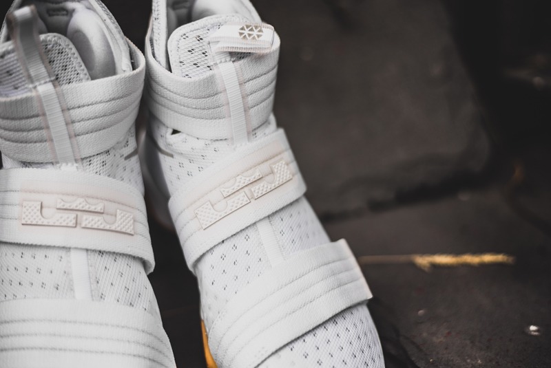 Lebron soldier 10 white on sale gum