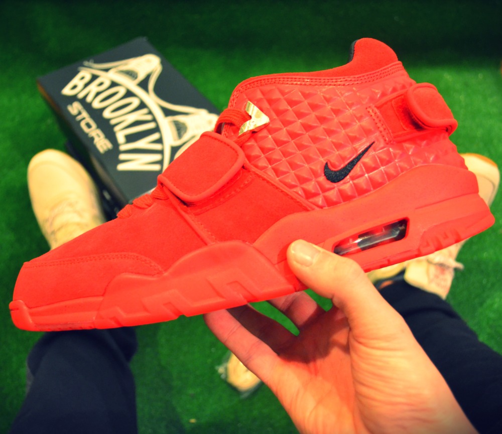 Nike air trainer cruz red october hotsell