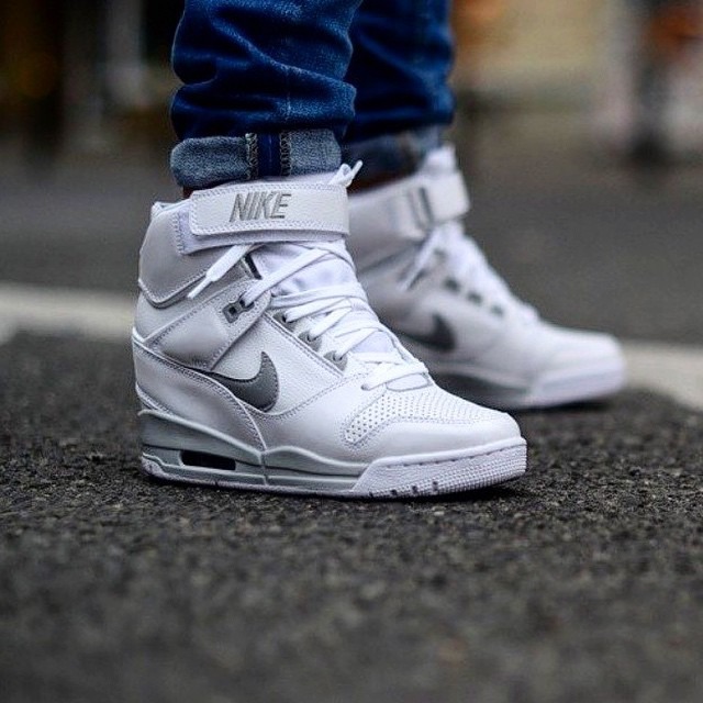 Nike air revolution outlet sky hi white