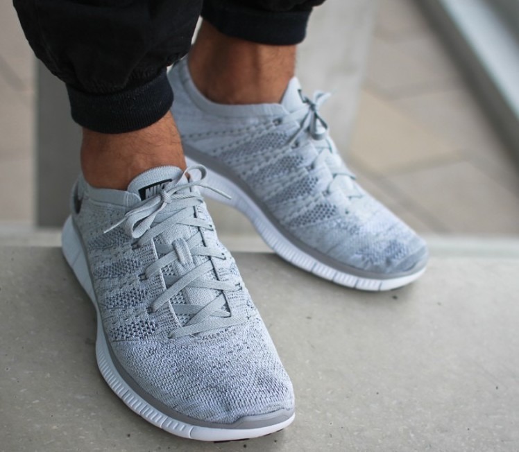 Nike free hotsell flyknit wolf grey