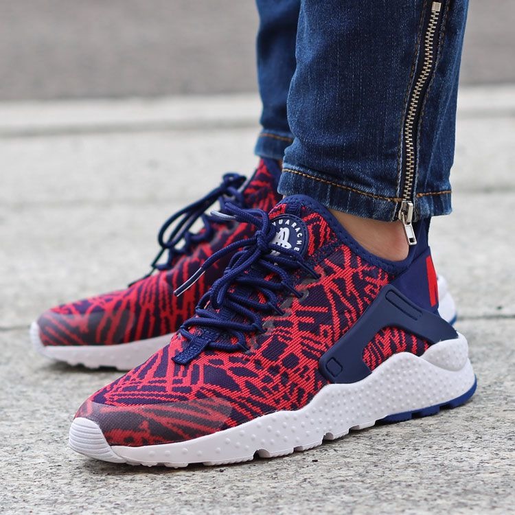 Nike huarache red white and blue hotsell