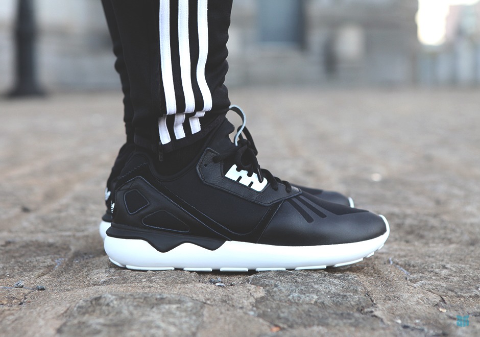 Adidas originals sales tubular runner black