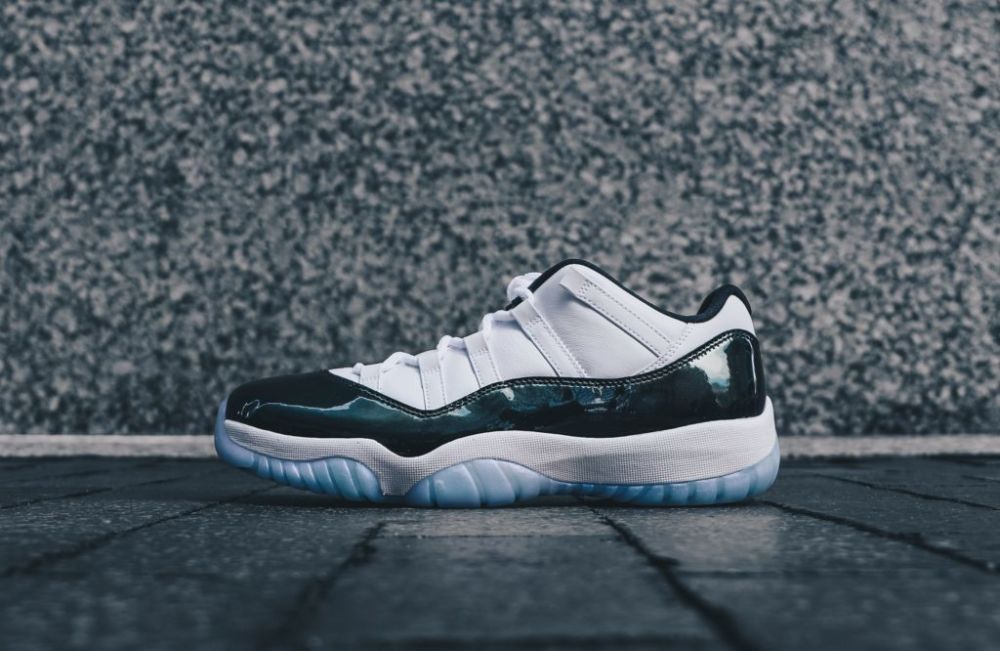 Air jordan retro store 11 low emerald