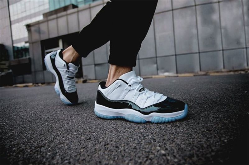 Jordan best sale low emerald