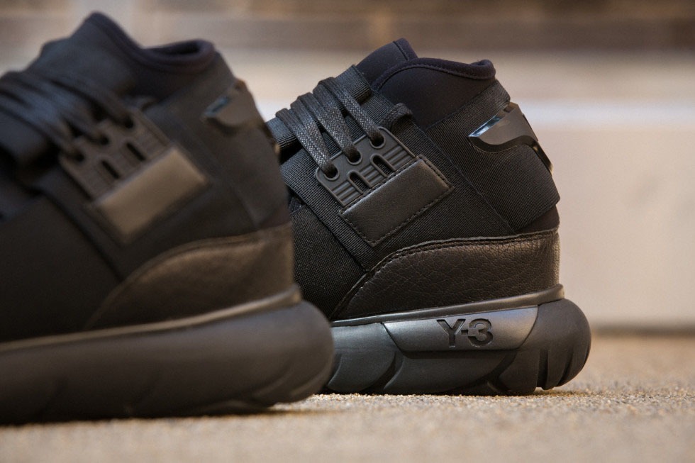 Y3 qasa cheap all black