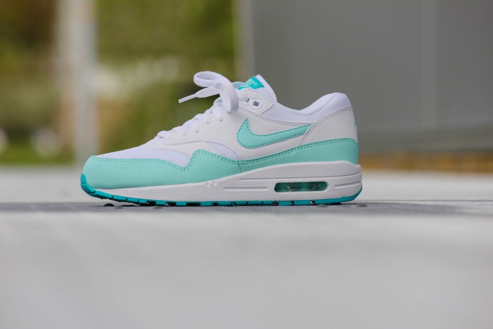 Nike air max hot sale teal and white