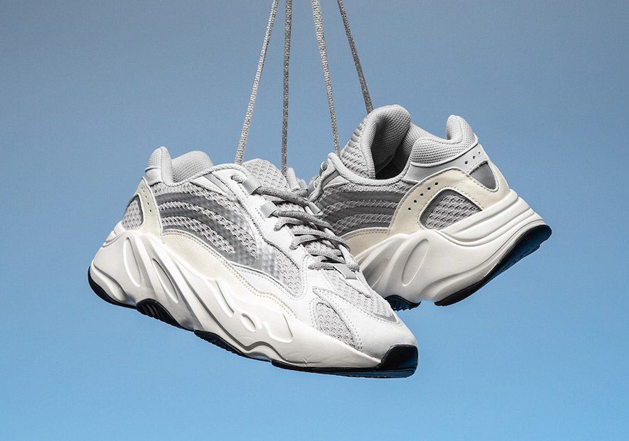 Yeezy 700 v2 store static precio