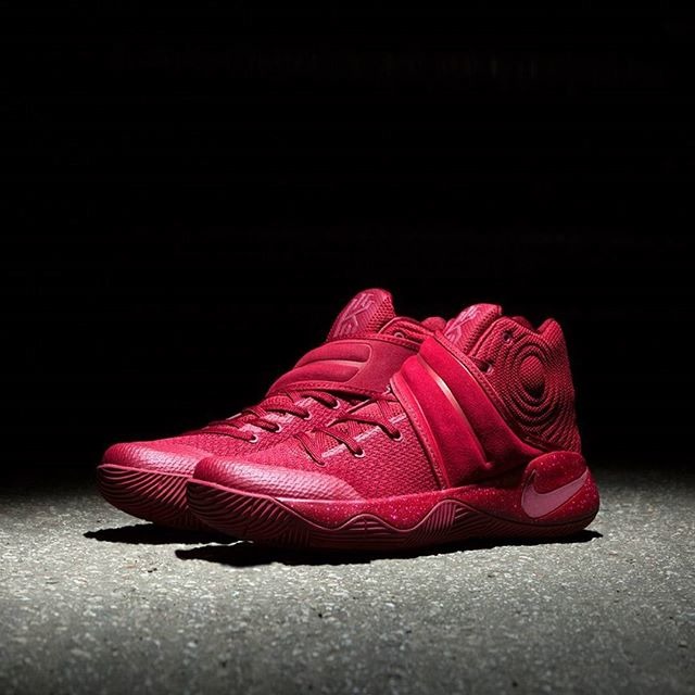 Баскетбольные кроссовки Nike Kyrie 2 Red Velvet” купить по цене 1 289