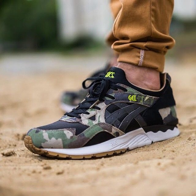 Camouflage asics best sale