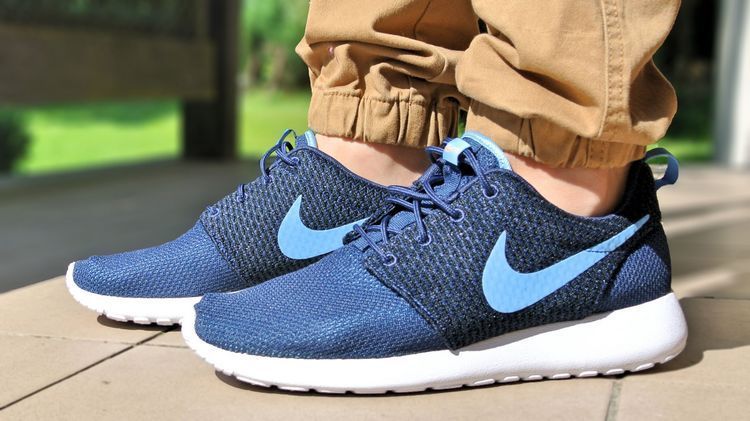 Roshe navy 2025