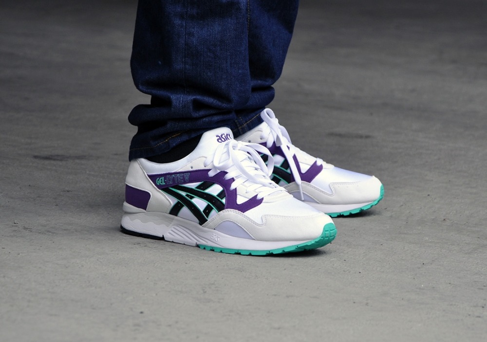 Asics gel lyte v white purple hotsell