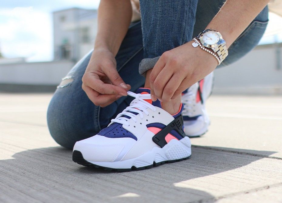 Nike air shop huarache hot lava