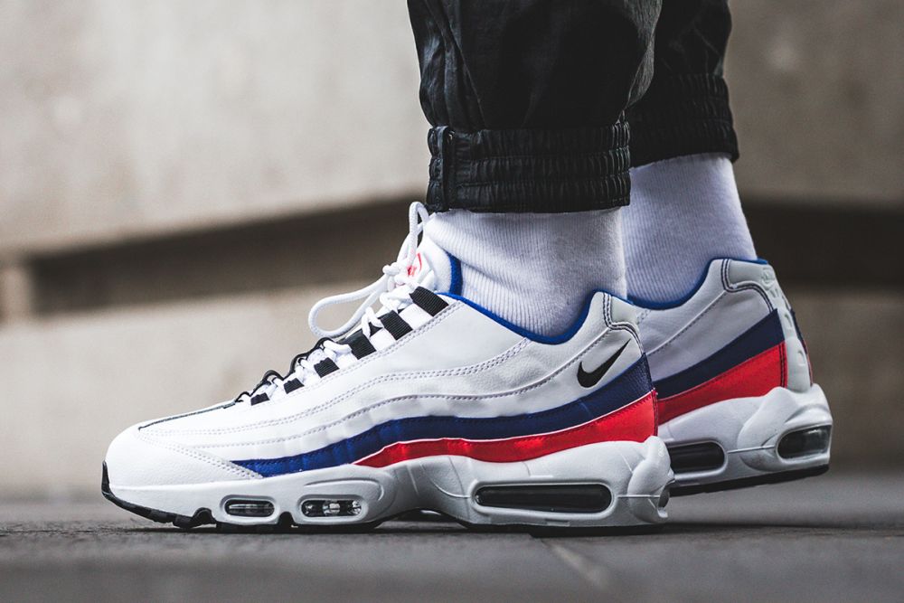 Air max 95 hot sale white and blue