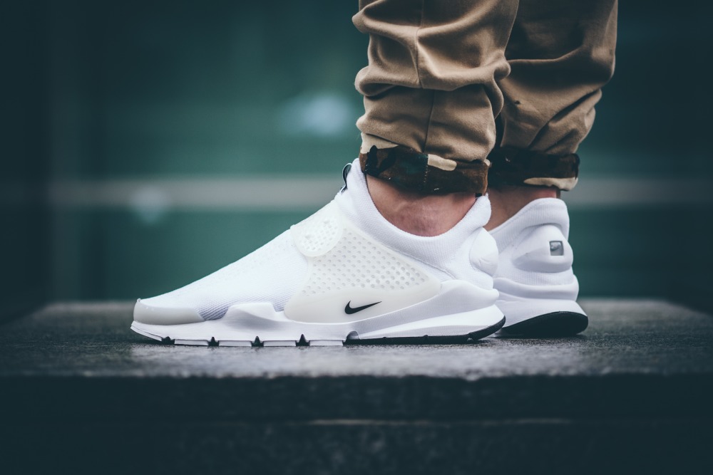 Nike air sock dart hotsell