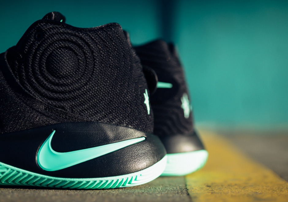 Black best sale green kyrie