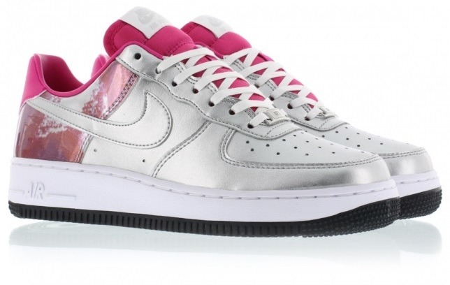 Sakura nike hotsell