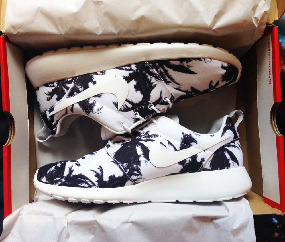 Nike roshe run fiori on sale