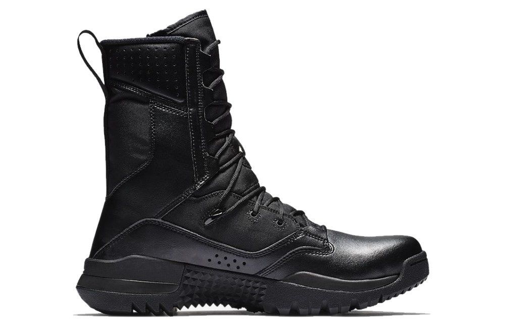 Nike special field sales boot black