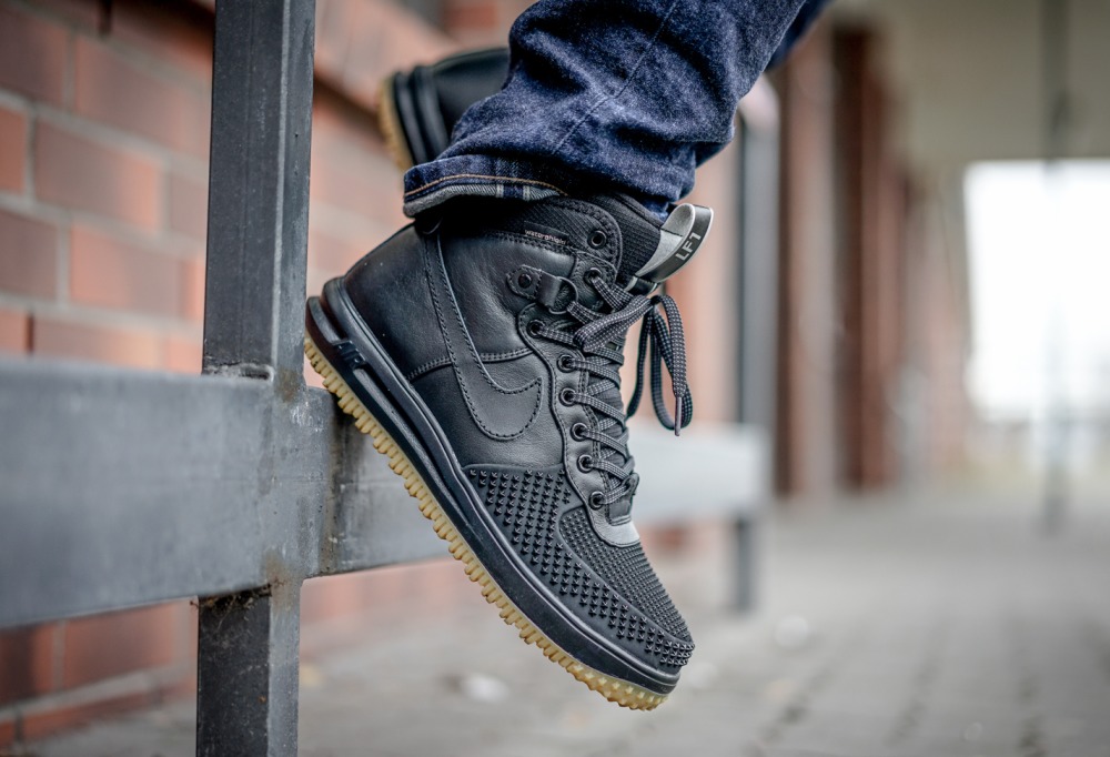 Nike best sale lunar boot