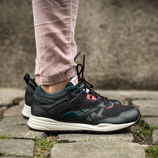 Reebok store ventilator so