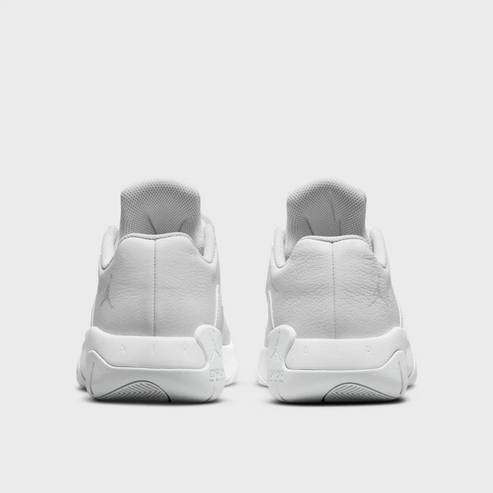 All white low top hot sale 11s