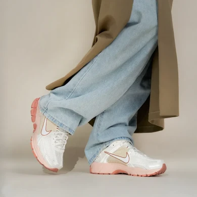 Кроссовки женские Nike Wmns Zoom Vomero 5 "Particle Beige" (FJ2028-002)