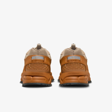 Кроссовки Женские Nike Zoom Vomero 5 Roam (HQ2181-200), EUR 42,5