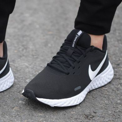 Оригинальные кроссовки для бега Nike Revolution 5 (BQ3204-002), EUR 44