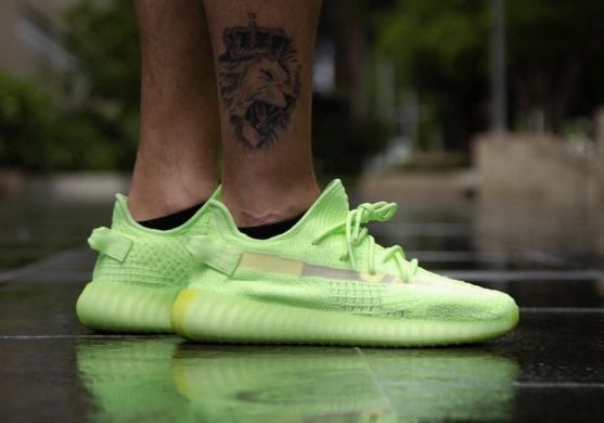 Кросівки Adidas Yeezy Boost 350 V2 'Glow', EUR 36,5