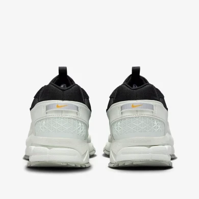 Кроссовки Nike Zoom Vomero Roam (FV2295-001), EUR 44,5
