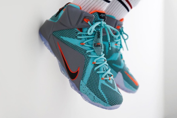 Баскетбольные кроссовки Nike LeBron 12 "NSRL", EUR 44