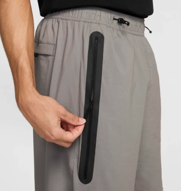 Брюкки мужские Nike Tech Woven (HM7158-014), L