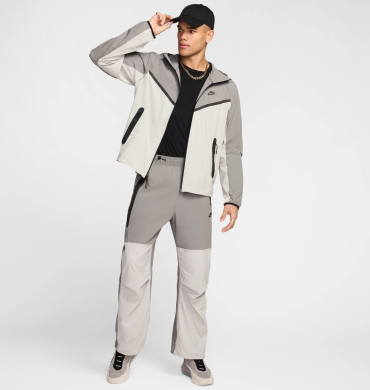 Брюкки мужские Nike Tech Woven (HM7158-014), L