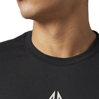 Мужская футболка Reebok Classics Graphic Tee "Black" (BQ3505), XL