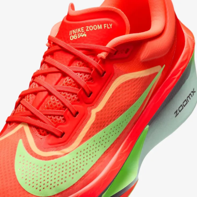 Чоловічі бігові кросівки Nike Zoom Fly 6 (FN8454-601), EUR 45