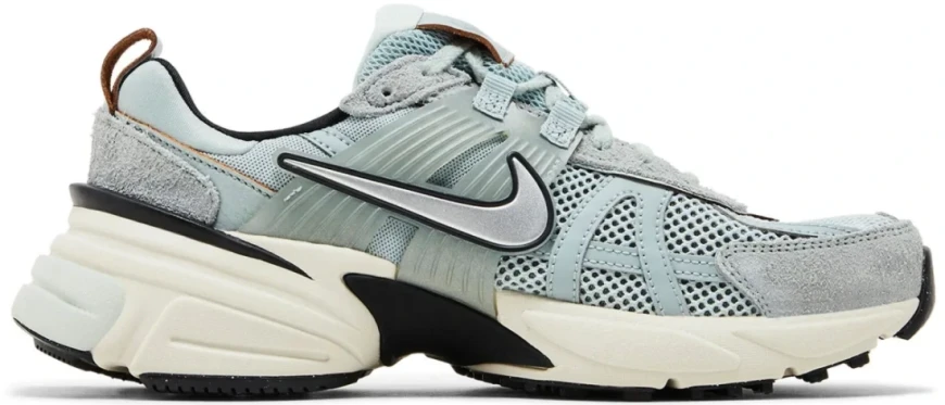 Женские кроссовки Nike V2K Run (FN6703-003), EUR 36