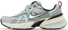 Женские кроссовки Nike V2K Run (FN6703-003)