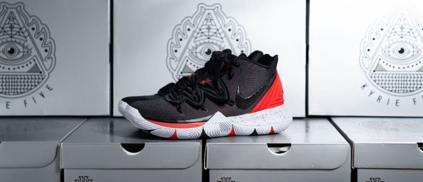Баскетбольные кроссовки Nike Kyrie 5 "Bred", EUR 43