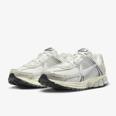 Кросівки Nike Zoom Vomero 5 (HF0731-007), EUR 42,5