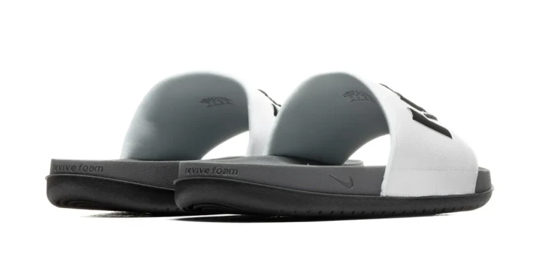 Тапочки Женские Nike Offcourt Slides (BQ4632-011), EUR 42