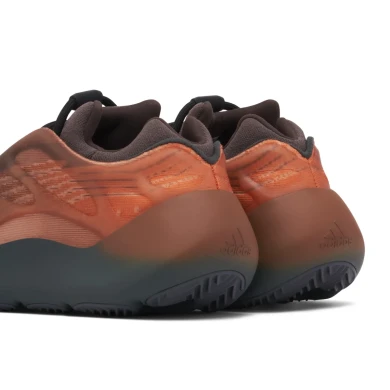 Чоловічі кросівки adidas Yeezy 700 V3 'Copper Fade' (GY4109), EUR 45