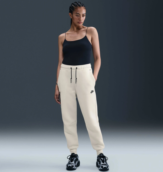 Штаны женские Nike Tech Fleece Mr (HV6779-133)